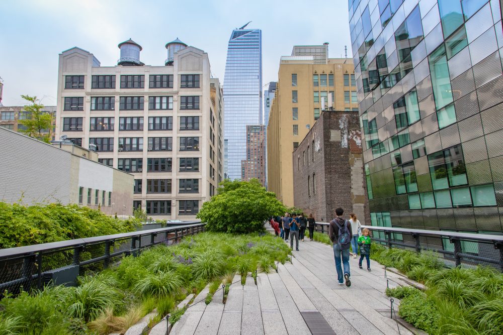 The High Line Park, Manhattan. Photo by ApinBen4289, shutterstock.com